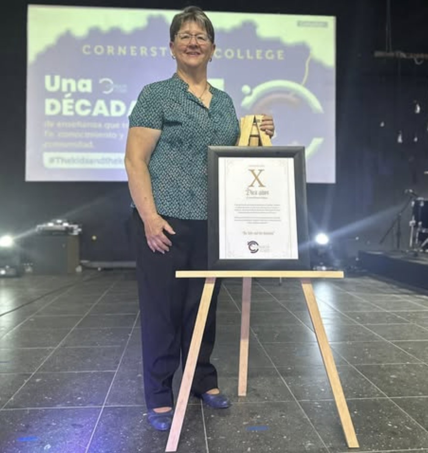 Lic. Gloria Jullian González, fundadora y directora de Cornerstone College